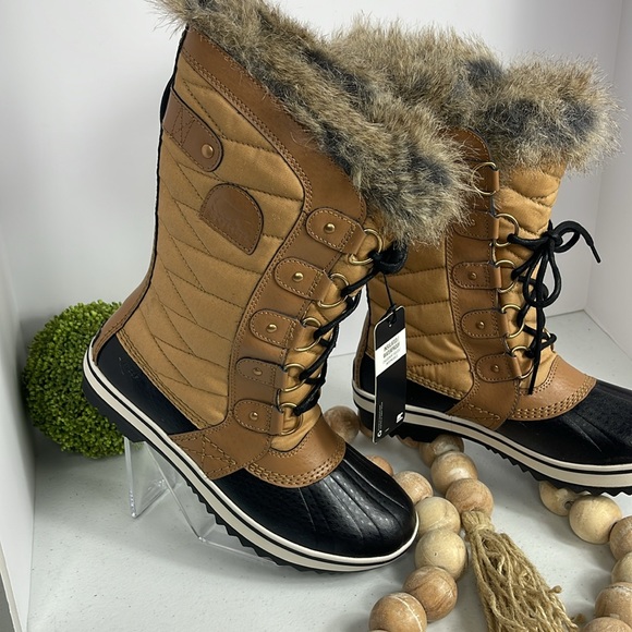SOREL Tofino II - Women's Waterproof Insulated Winter Boot with Faux Fur Collar - Picture 4 of 14